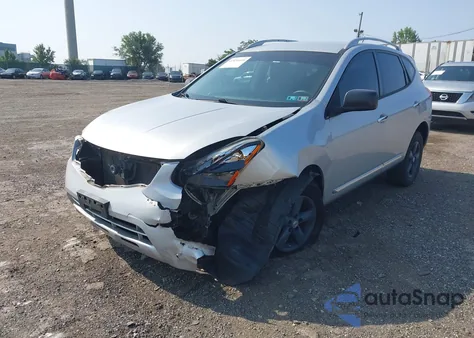 2015 Nissan Rogue Select S z USA, uszkodzony, nr VIN JN8AS5MT5FW658245